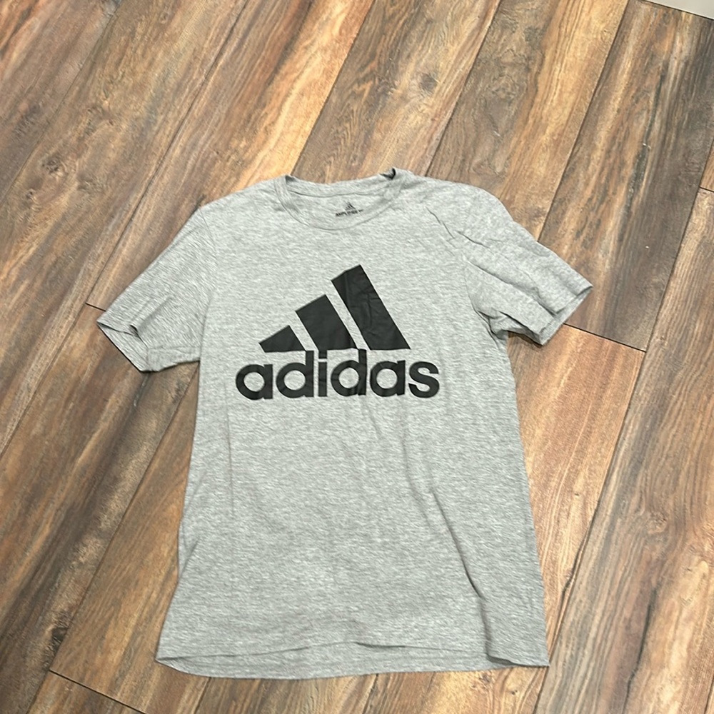 Men’s small addidas tshirt